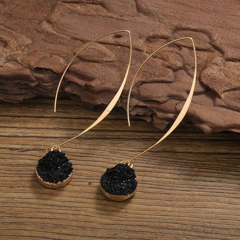 Black and gold dangling vintage earrings