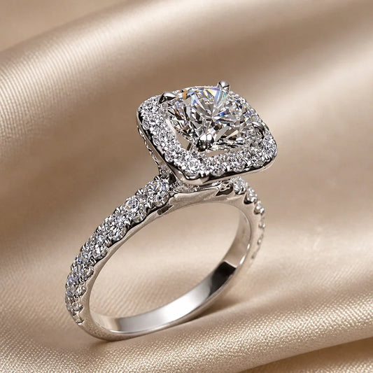 White Gold Charming Inlaid Zirconia Ring