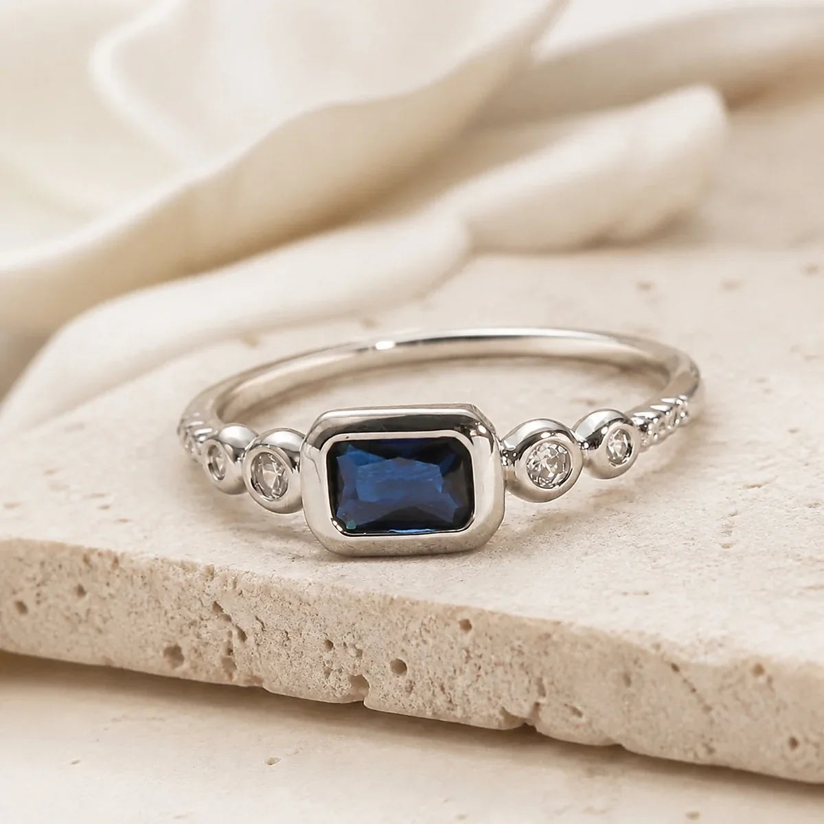 Windsor White Gold Sapphire Ring