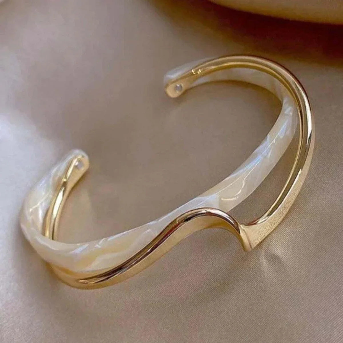Soft Glow Opal Gold Bracelet