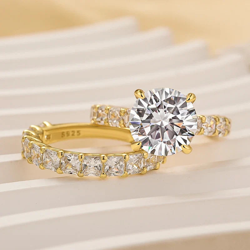 Round Cut 2PC Elegant Wedding Ring Set