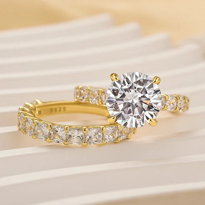 Round Cut 2PC Elegant Wedding Ring Set