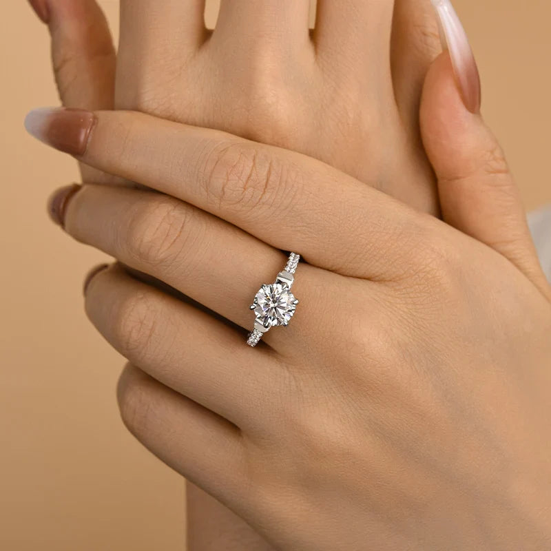 Moissanite Round Cut Bow Design Engagement Ring
