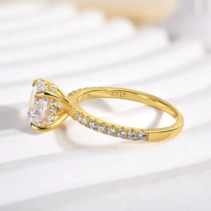 Round Cut Halo Engagement Ring