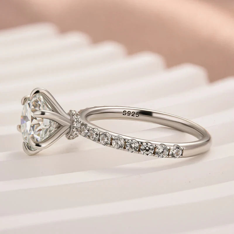 Moissanite Round Cut Engagement Ring for Women