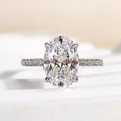 Oval Cut Engagement Ring