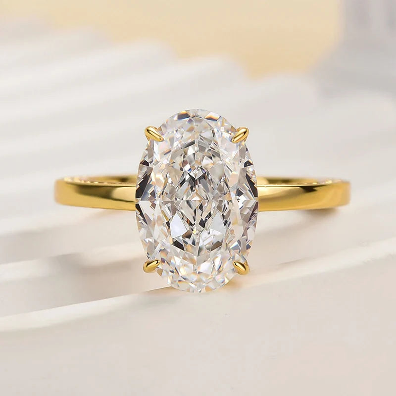 Luxury Oval Cut Engagement Ring