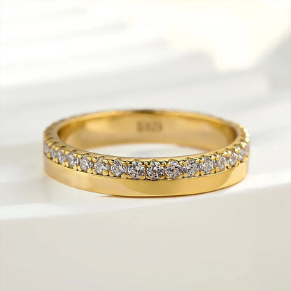 Fashion Yellow Gold Round Cut Wedding Band