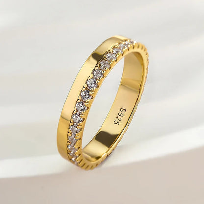 Fashion Yellow Gold Round Cut Wedding Band