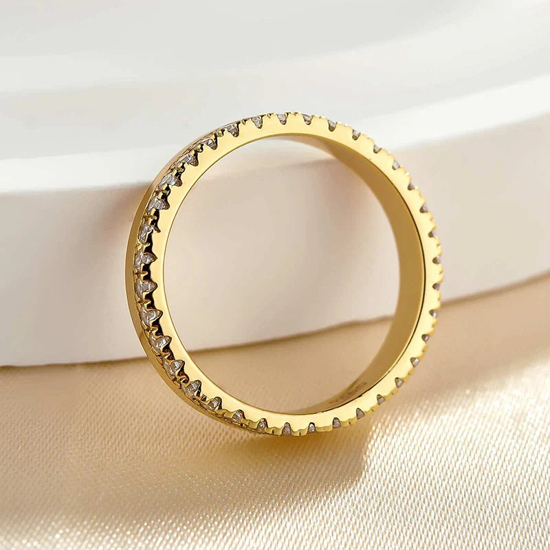 Fashion Yellow Gold Round Cut Wedding Band