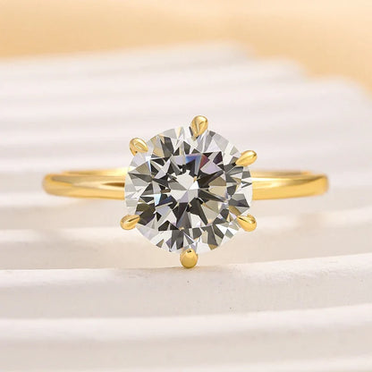 Round Cut Solitaire Engagement Rin