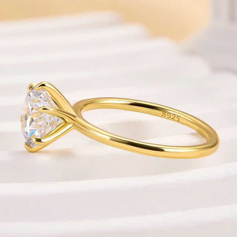 Round Cut Solitaire Engagement Rin
