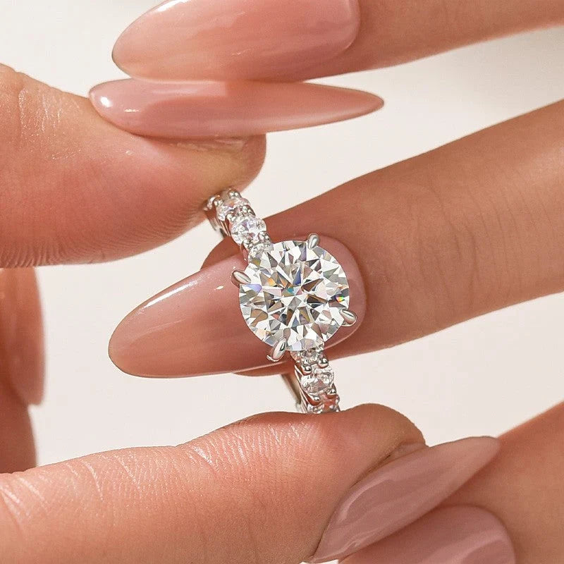 Moissanite Round Cut Engagement Ring