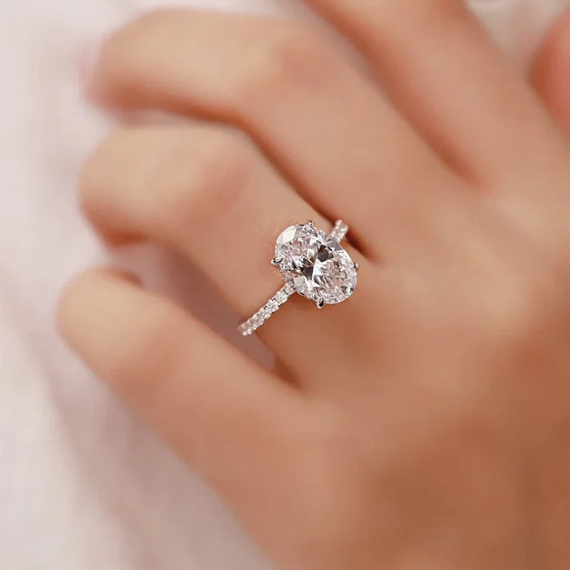Oval Cut Engagement Ring