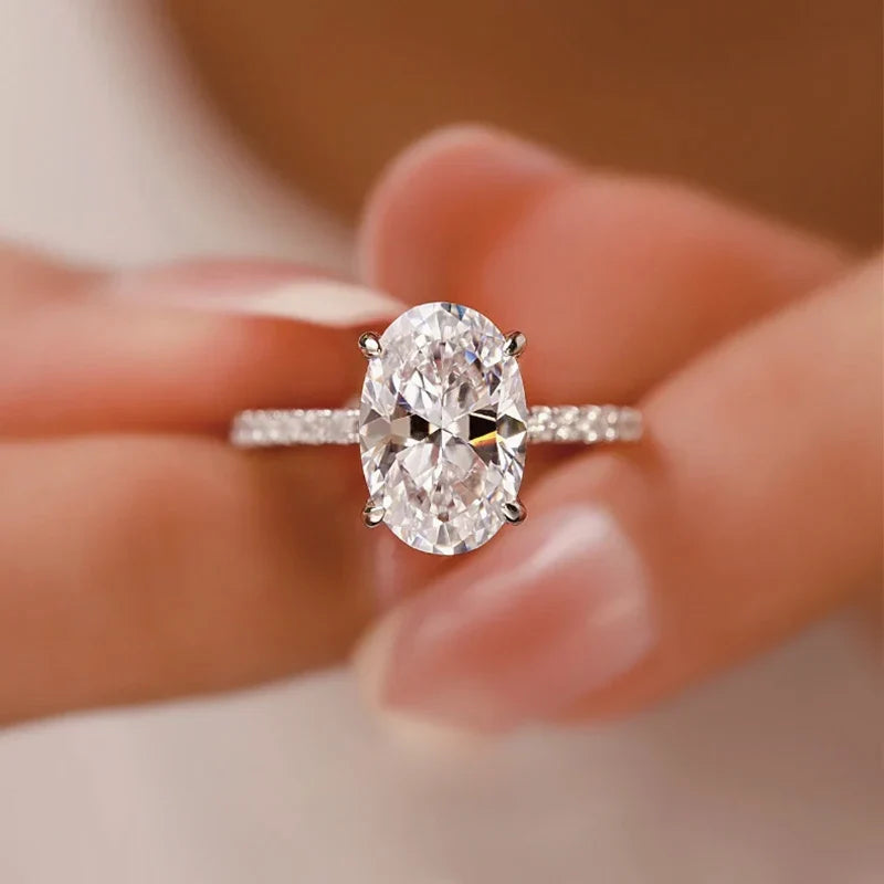 Oval Cut Engagement Ring