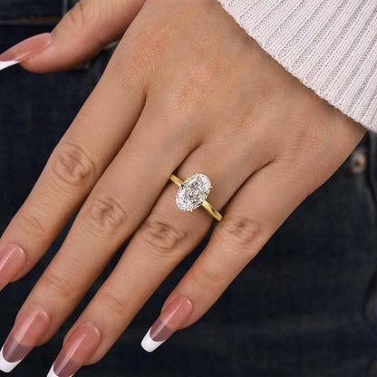 Luxury Oval Cut Engagement Ring